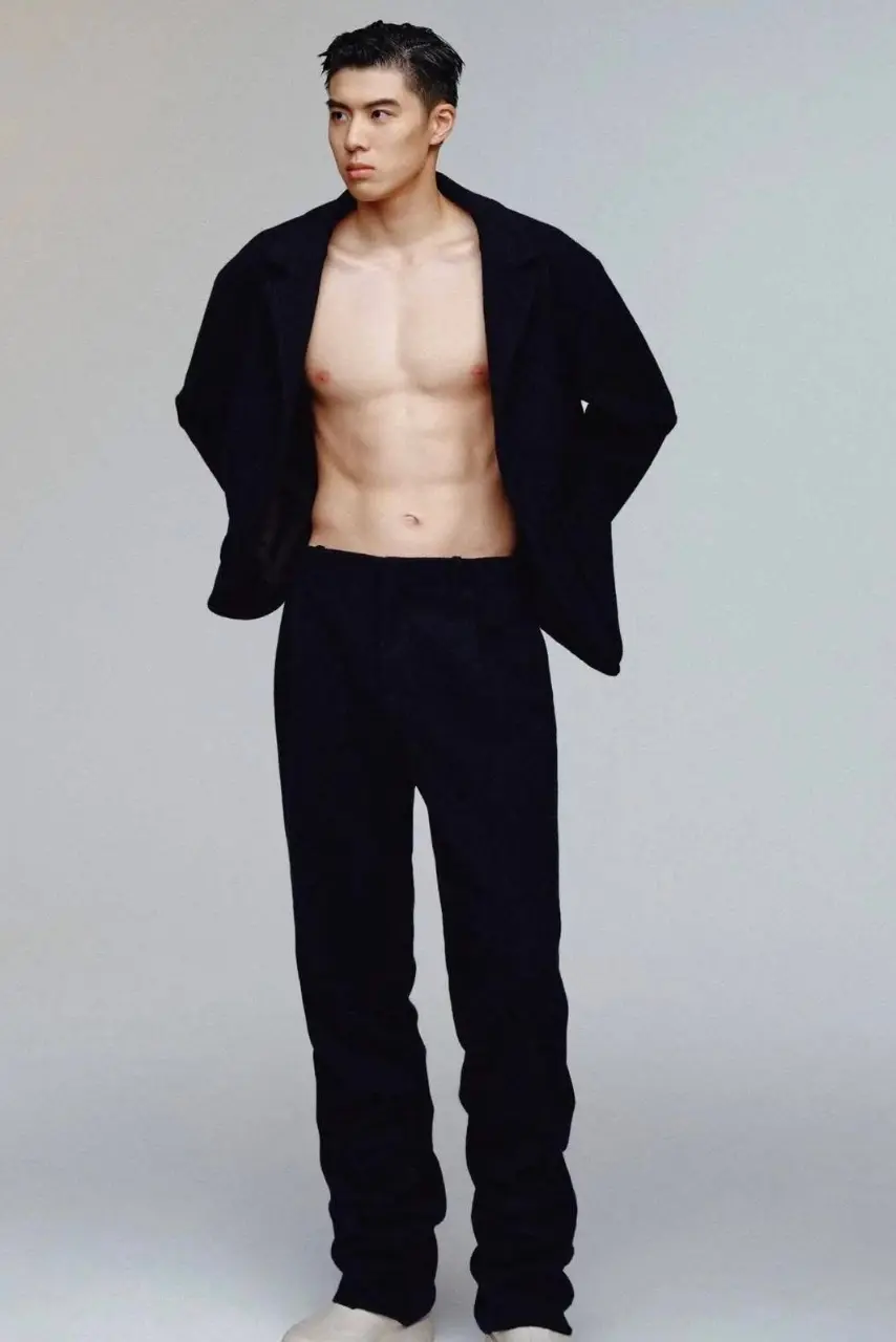 ถอดโชว์เรือนร่าง 2954