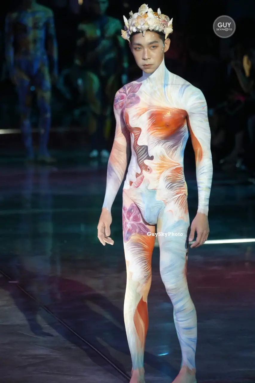 เพ้นท์ร่างชายหล่อ