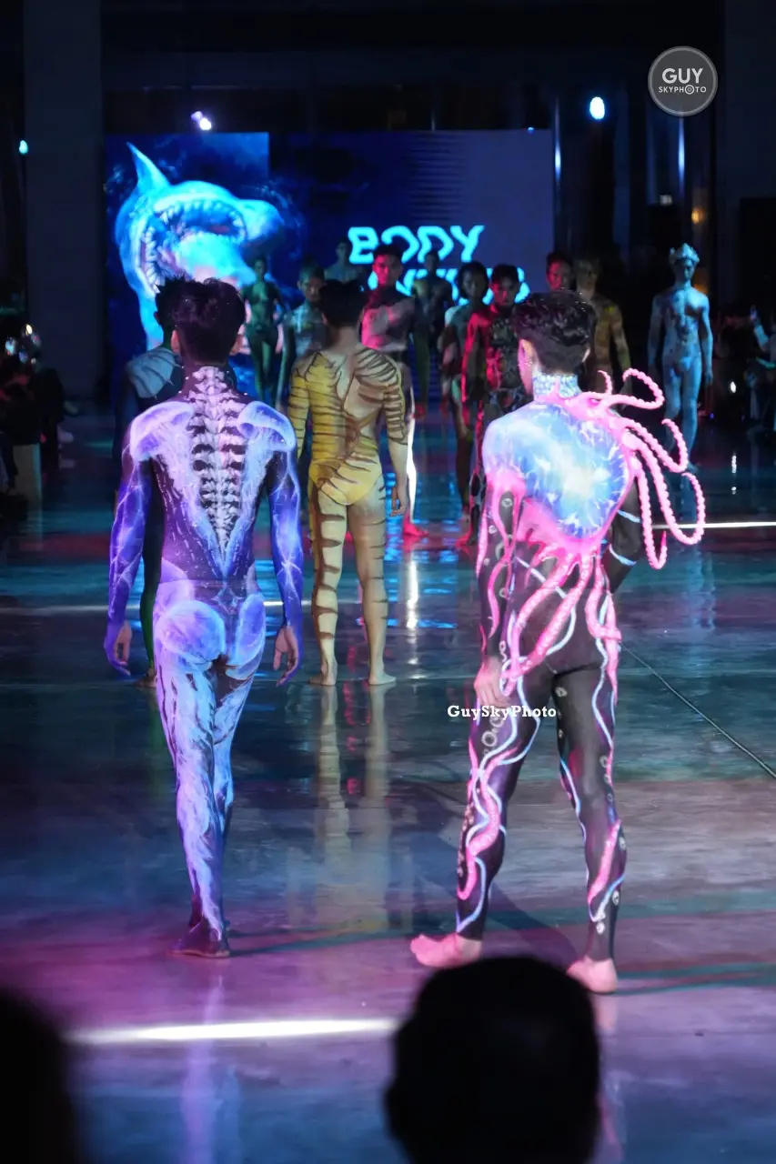 เพ้นท์ร่างชายหล่อ