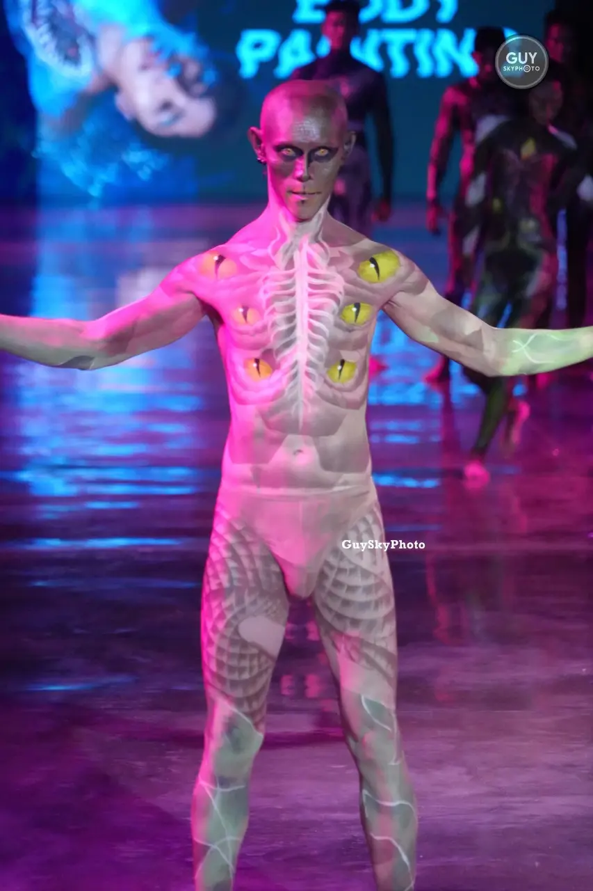 เพ้นท์ร่างชายหล่อ