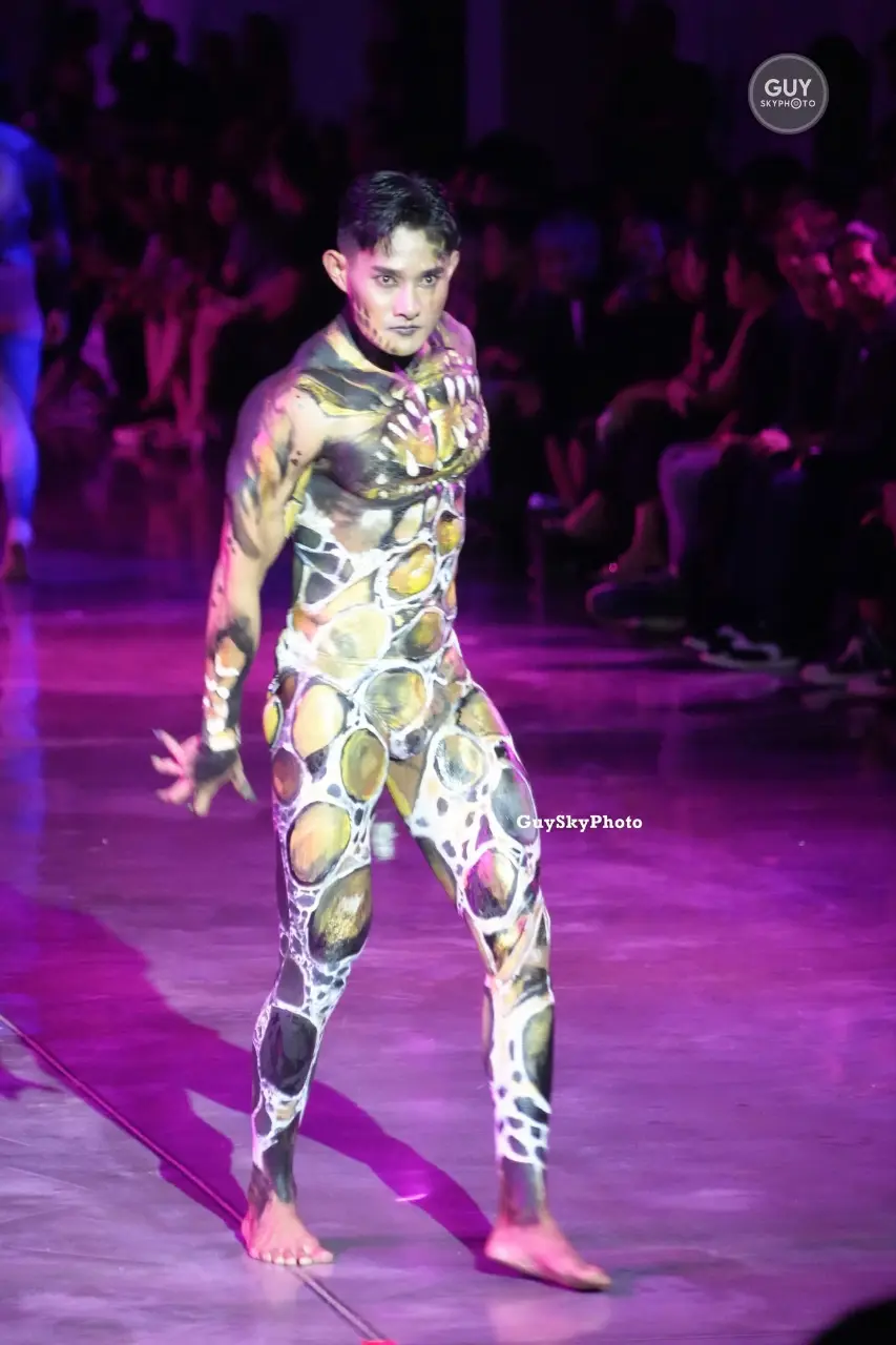 เพ้นท์ร่างชายหล่อ