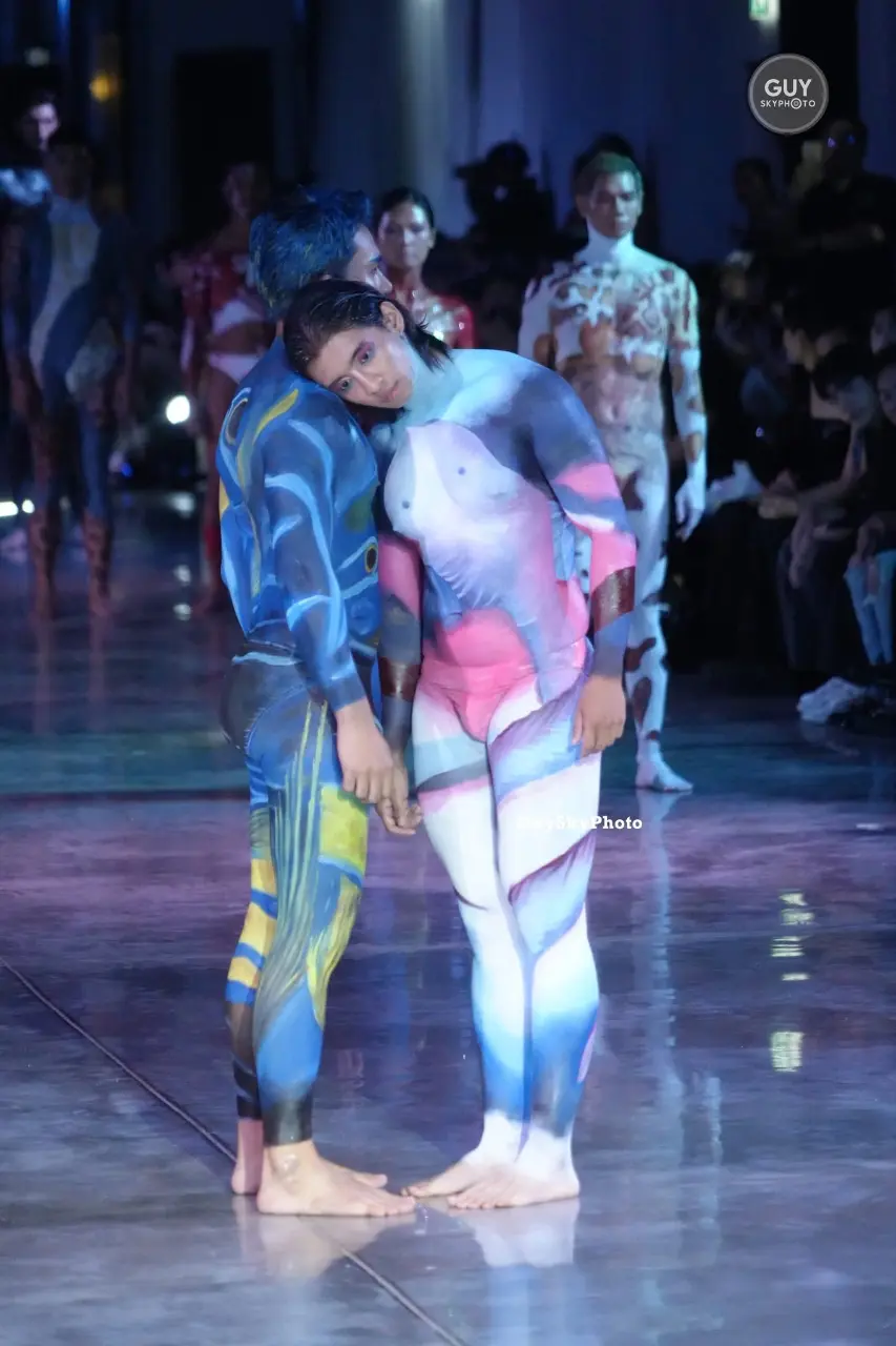 เพ้นท์ร่างชายหล่อ