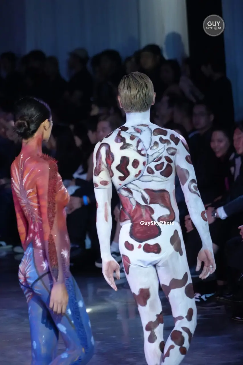 เพ้นท์ร่างชายหล่อ