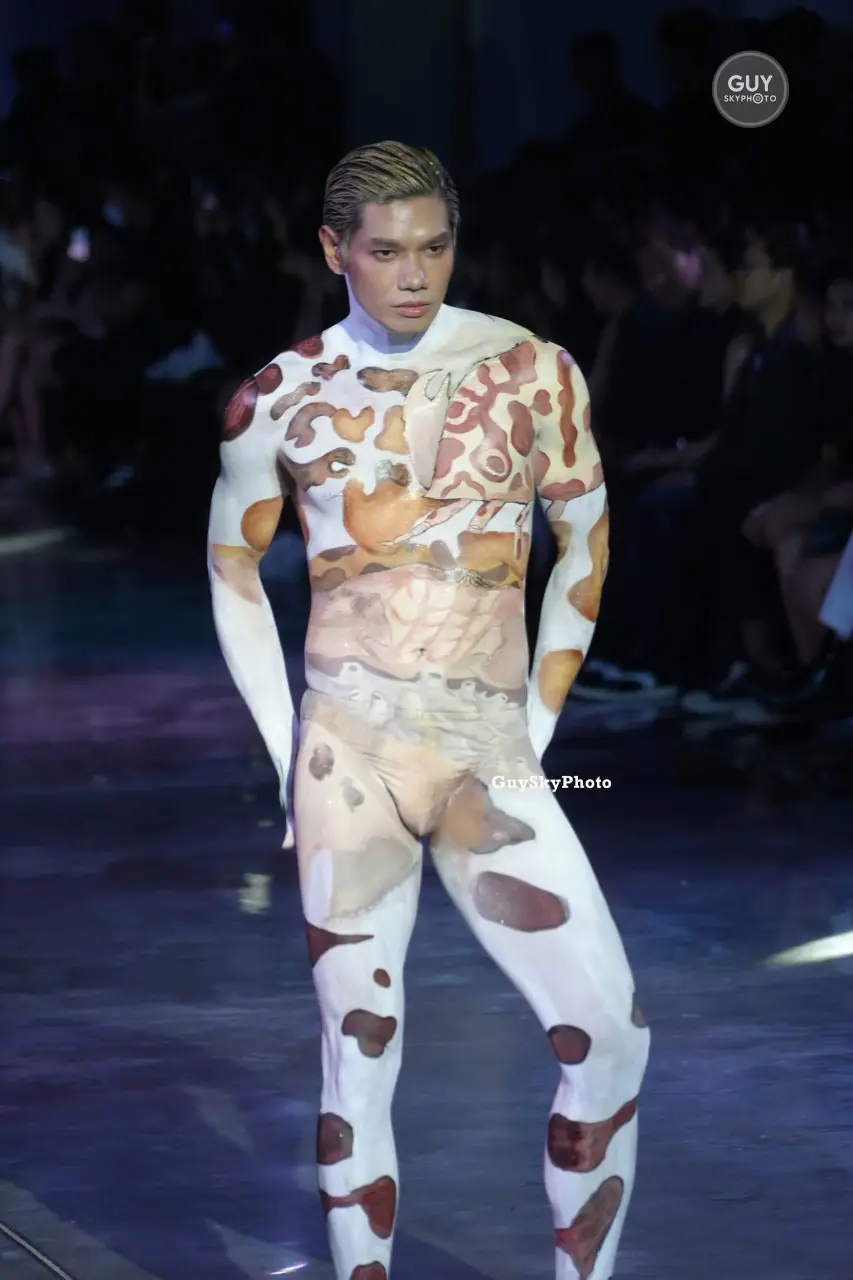 เพ้นท์ร่างชายหล่อ