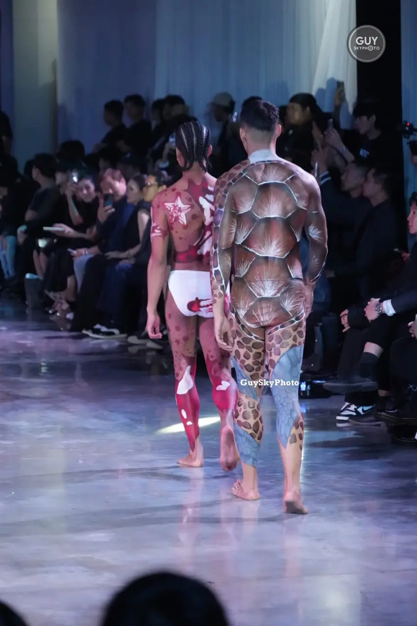 เพ้นท์ร่างชายหล่อ