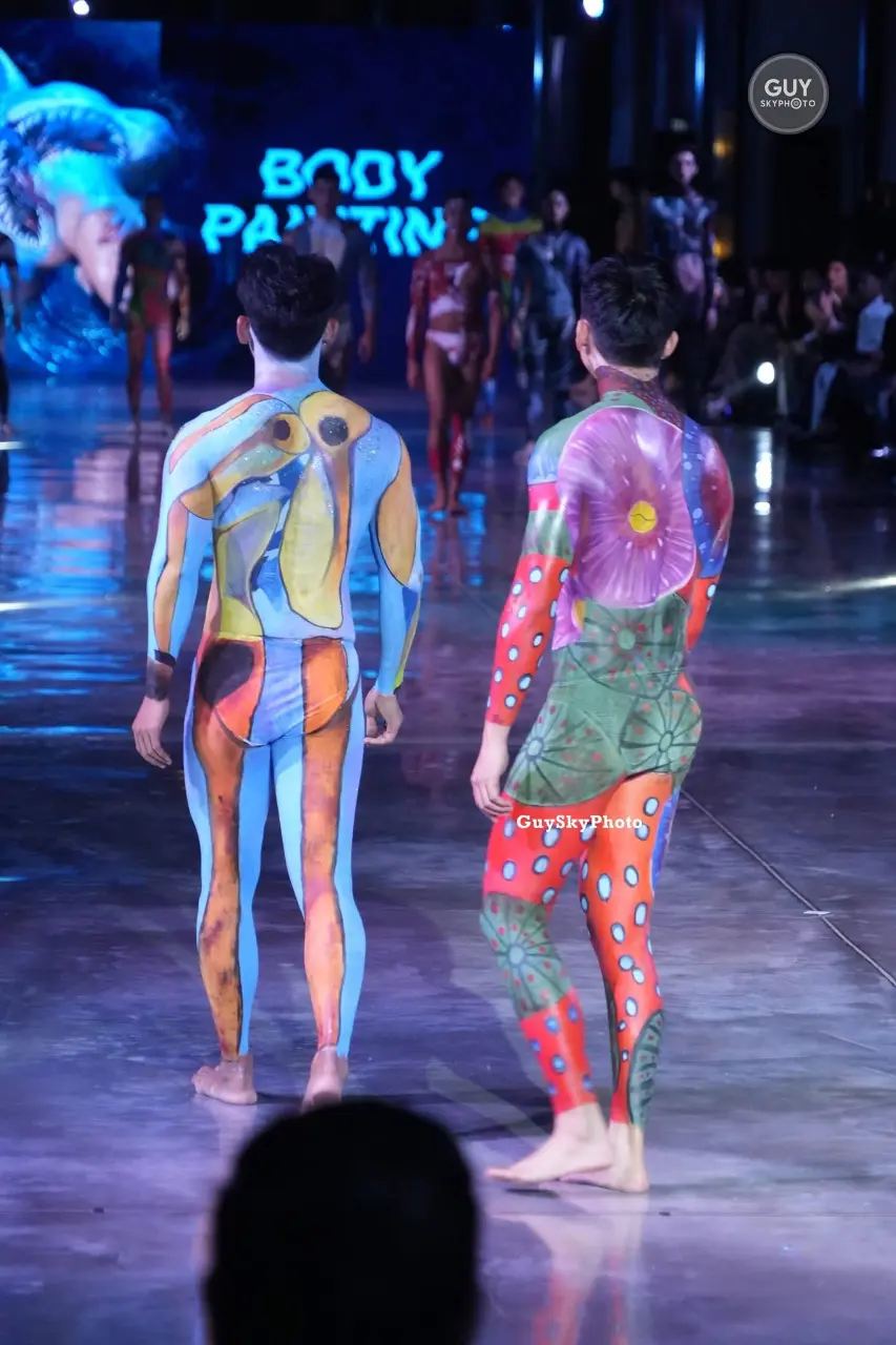 เพ้นท์ร่างชายหล่อ