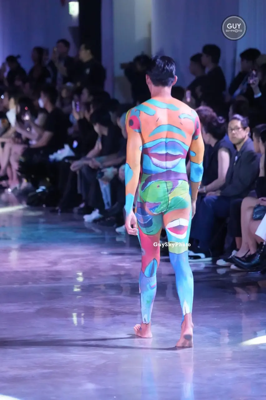 เพ้นท์ร่างชายหล่อ