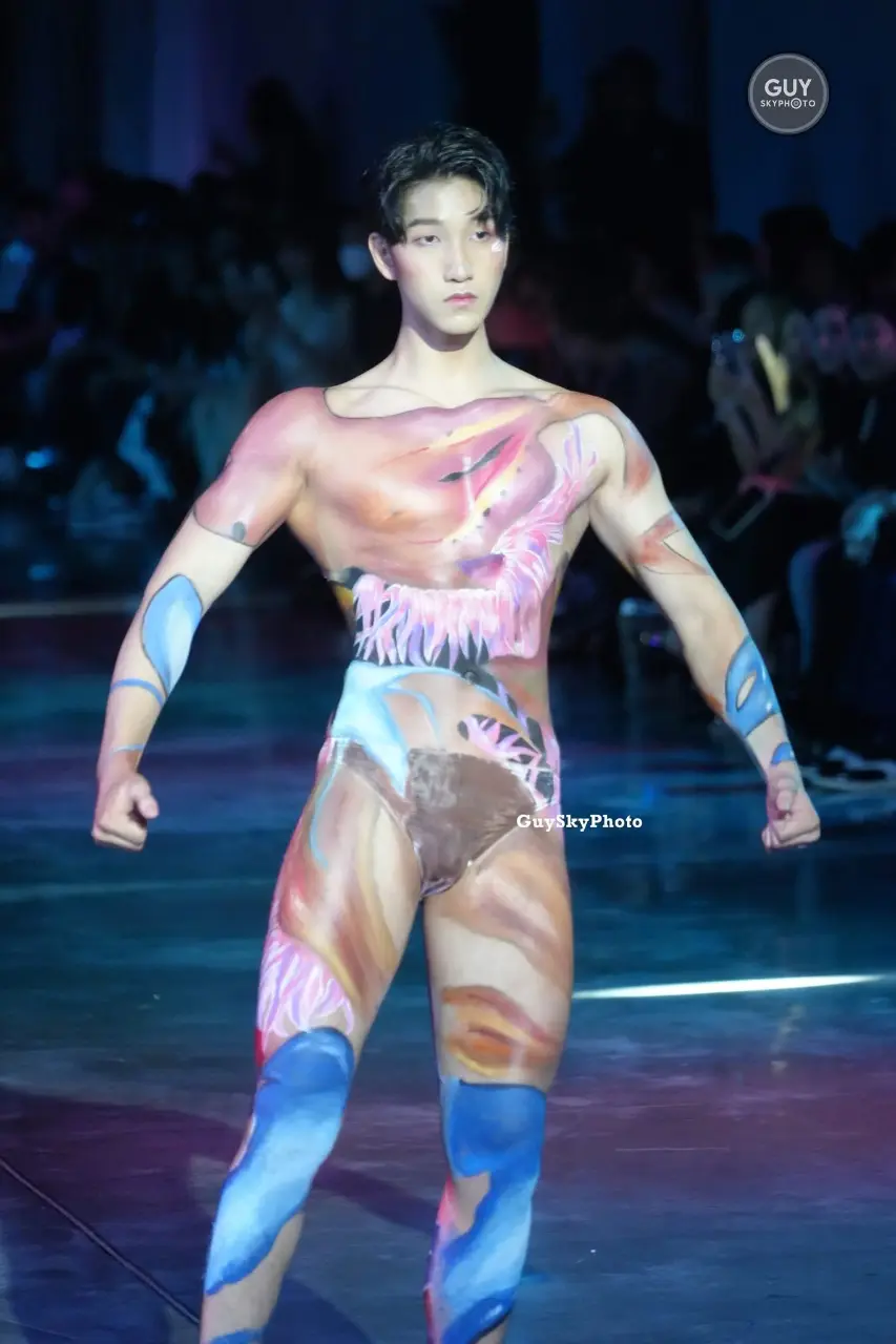 เพ้นท์ร่างชายหล่อ