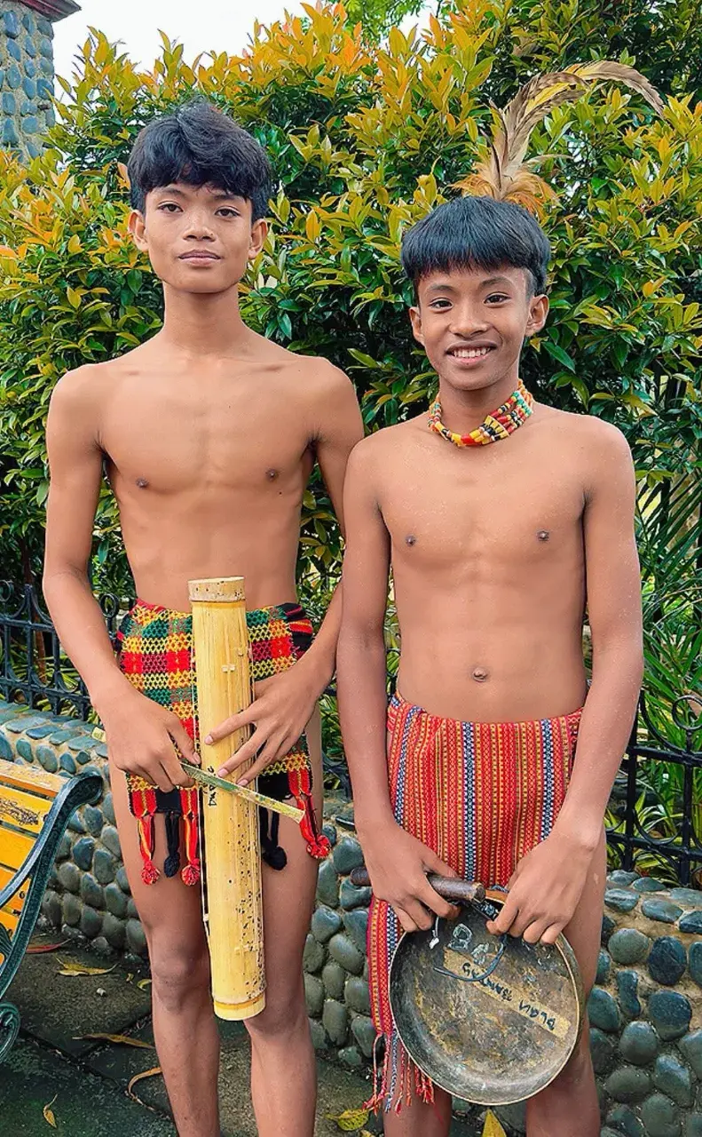 หนุ่ม..อิฟูเกา