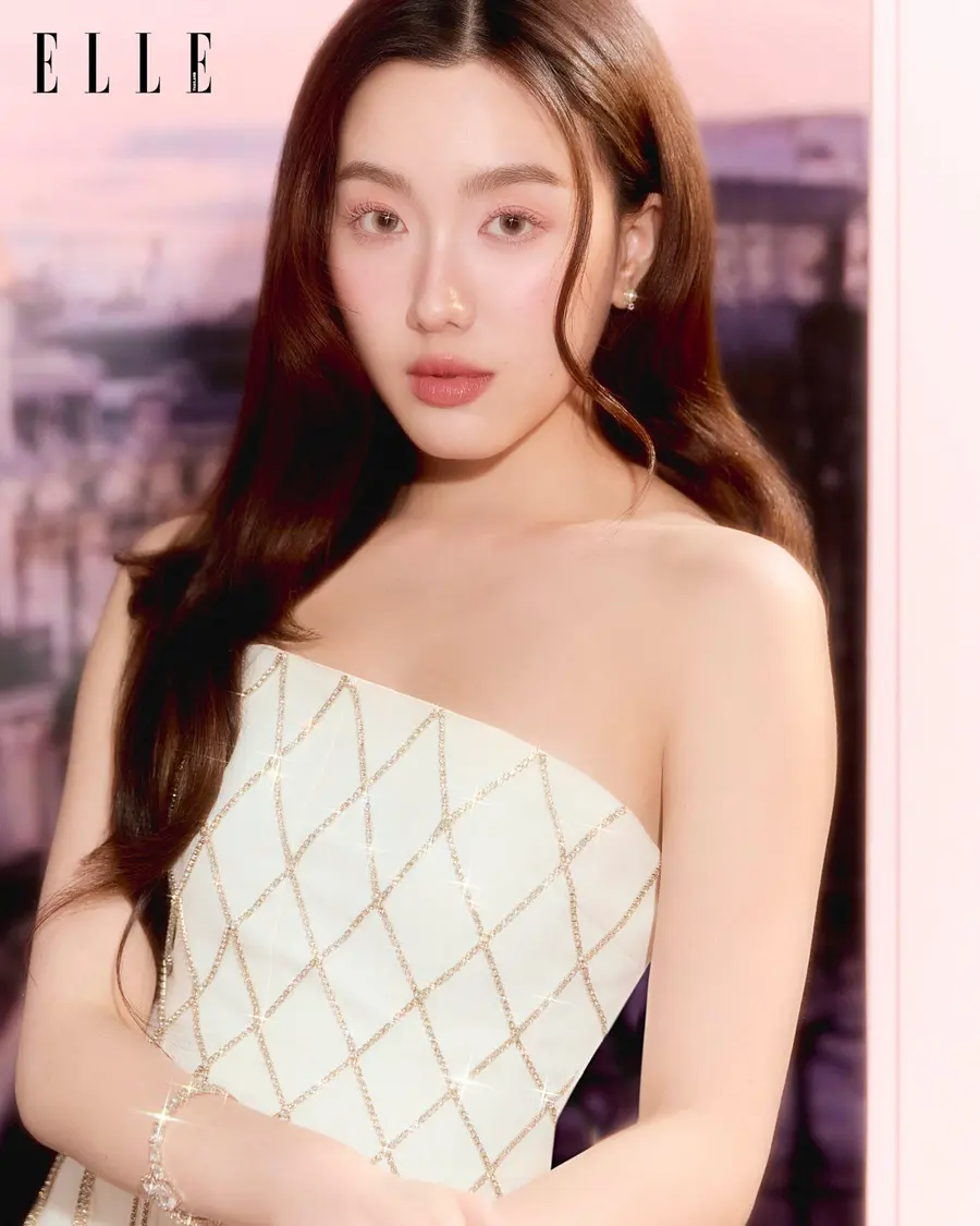 อ๊ะอาย-กรณิศ & โจริญ คัมภีรพันธุ์ @ ELLE Thailand October 2025