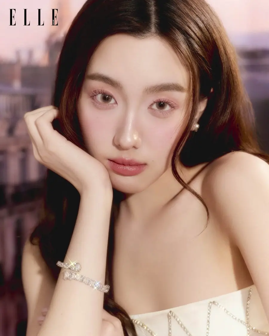 อ๊ะอาย-กรณิศ & โจริญ คัมภีรพันธุ์ @ ELLE Thailand October 2025