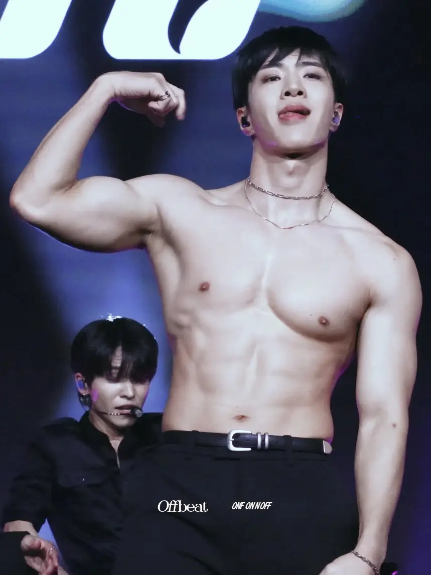 ถอดโชว์เรือนร่าง 2955