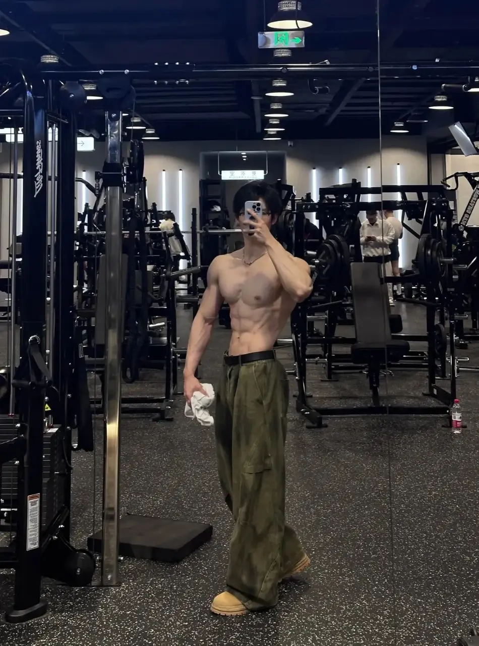 ถอดโชว์เรือนร่าง 2956