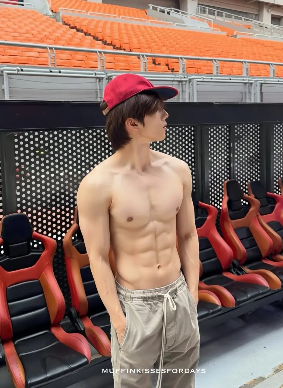 ถอดโชว์เรือนร่าง 2956