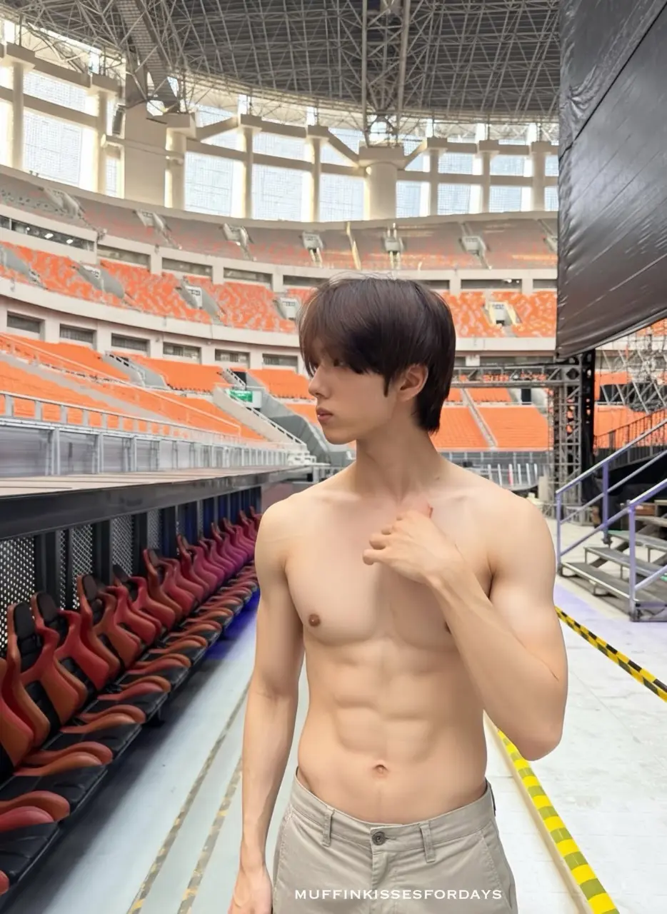 ถอดโชว์เรือนร่าง 2956