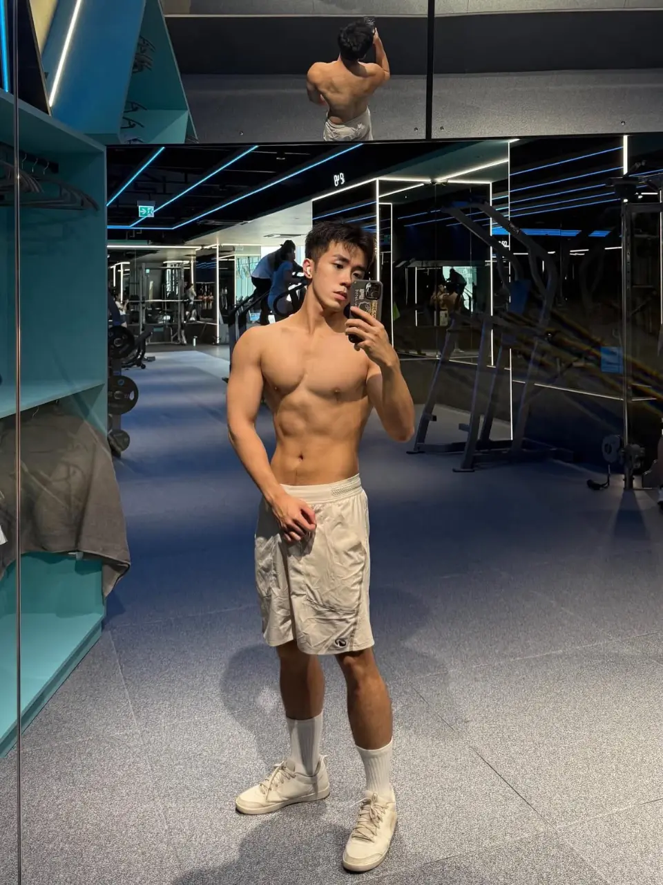 ถอดโชว์เรือนร่าง 2956