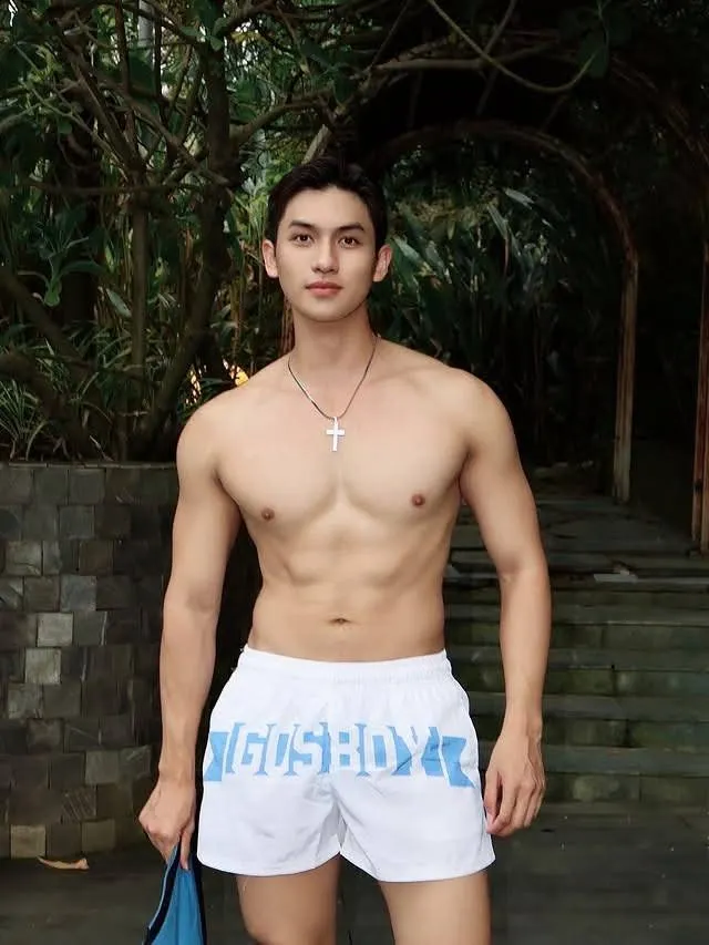 ถอดโชว์เรือนร่าง 2958