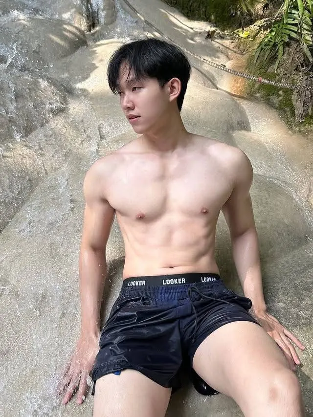 ถอดโชว์เรือนร่าง 2958