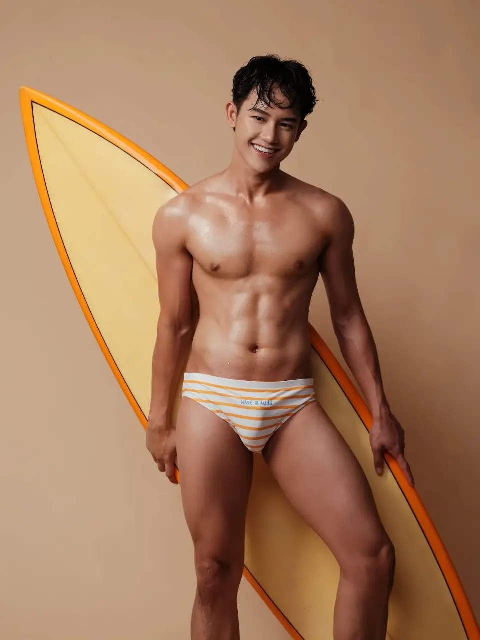 Model and Lifestyle Influencer : FLOOKKER