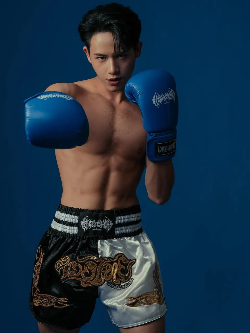 Model and Lifestyle Influencer : FLOOKKER