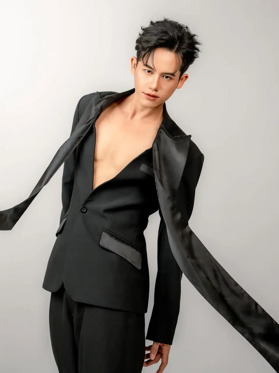 Model and Lifestyle Influencer : FLOOKKER