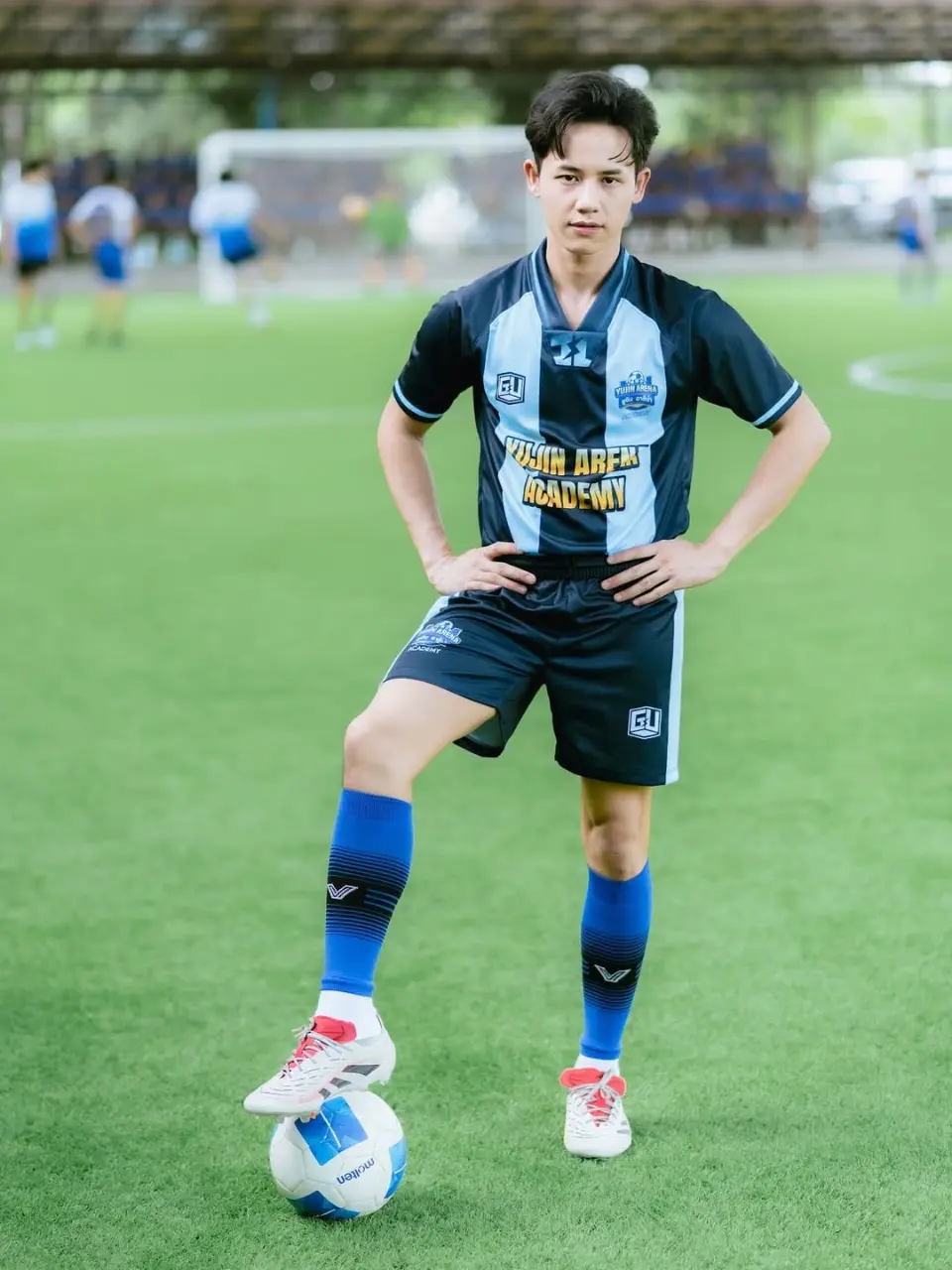 Model and Lifestyle Influencer : FLOOKKER