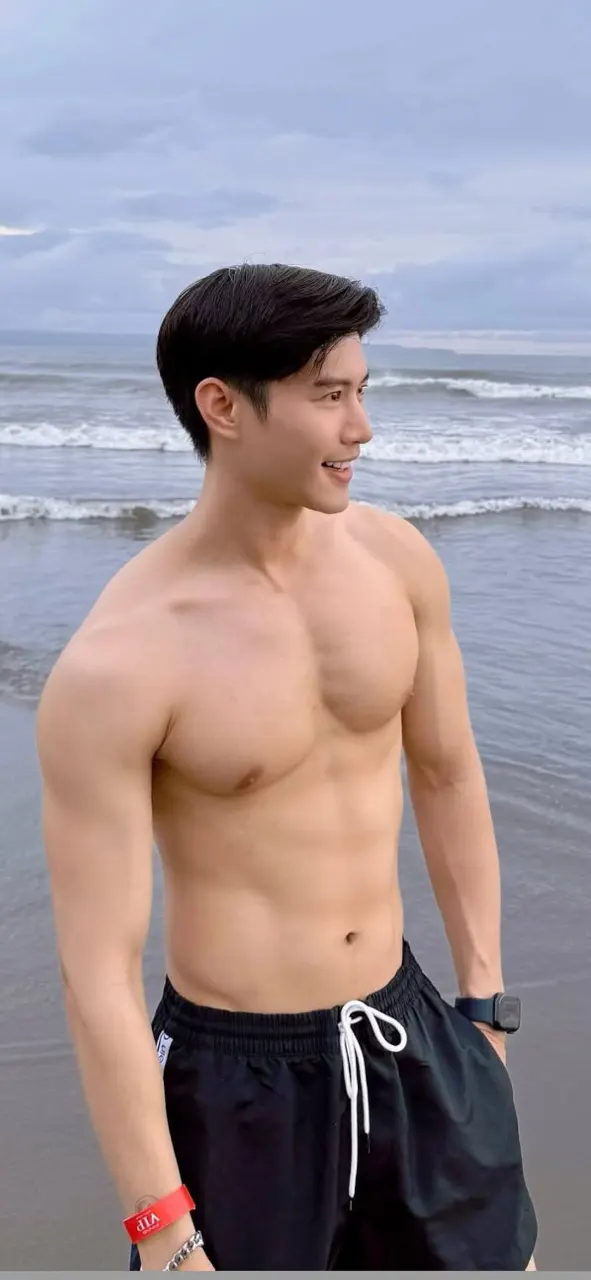 Model and Influencer : Johnson Lau