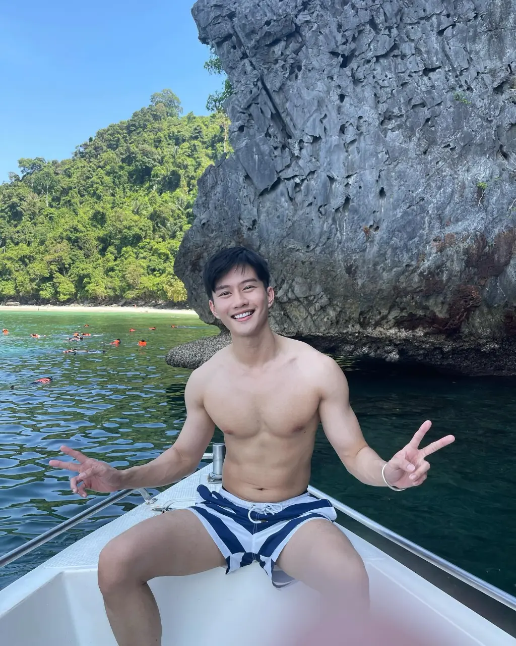Model and Influencer : Johnson Lau