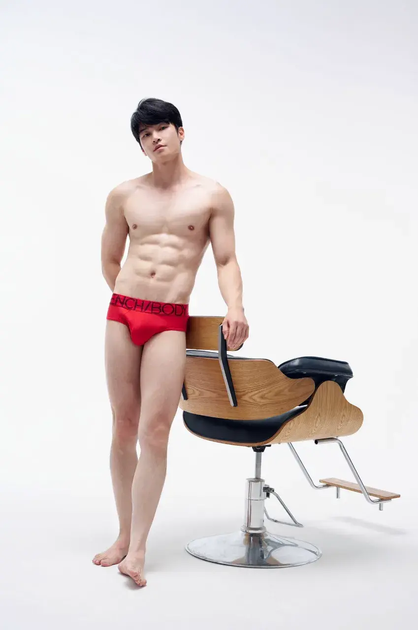 หนุ่มกกน.แดง