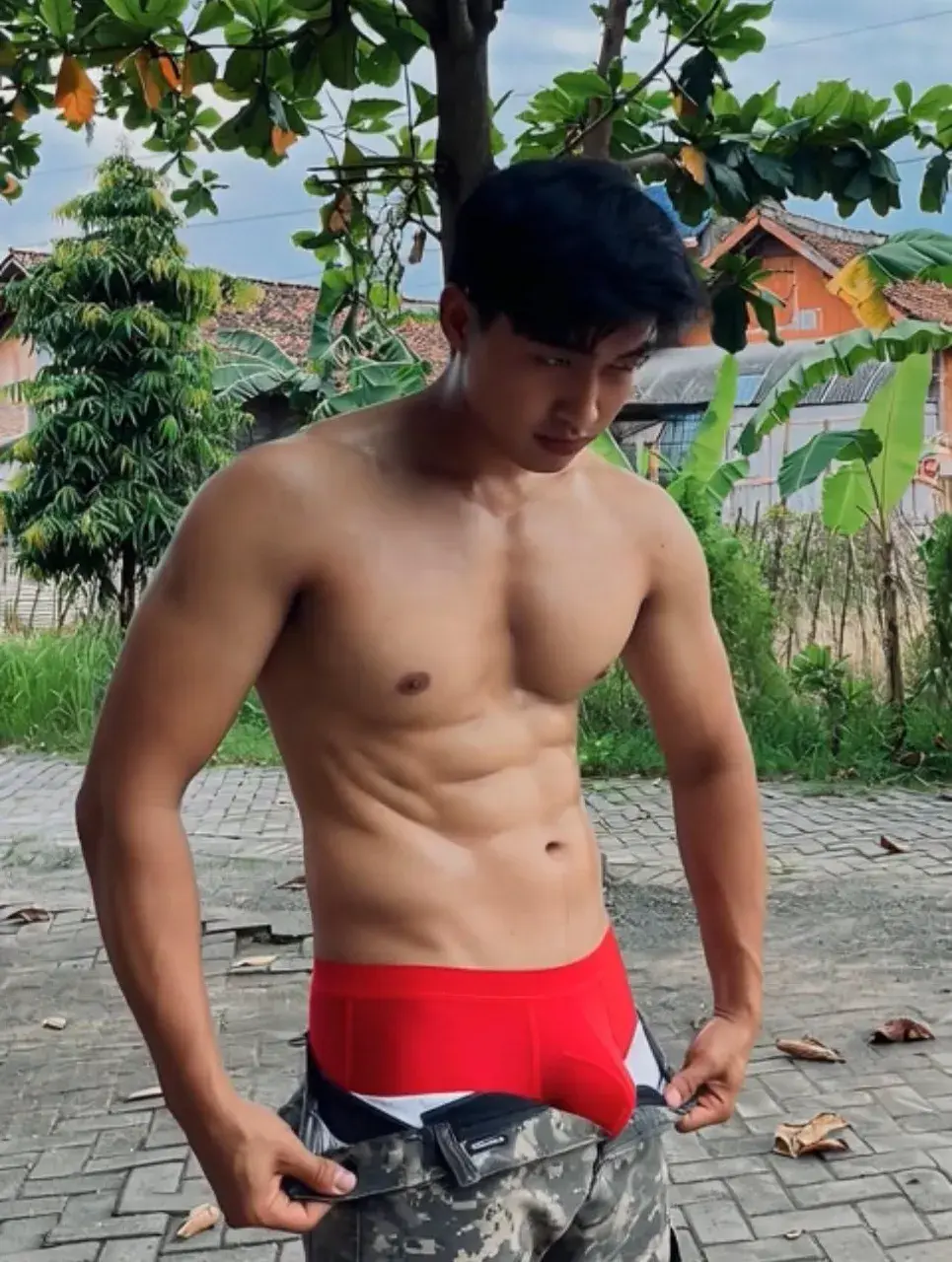 หนุ่มกกน.แดง