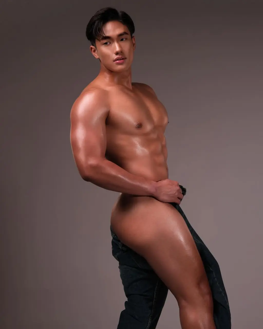 Picked up from Asian Boys Heaven : Kanapol Treesongkiat