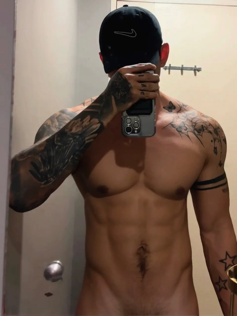 รูปหล่อเร้าอารมณ์ . 10