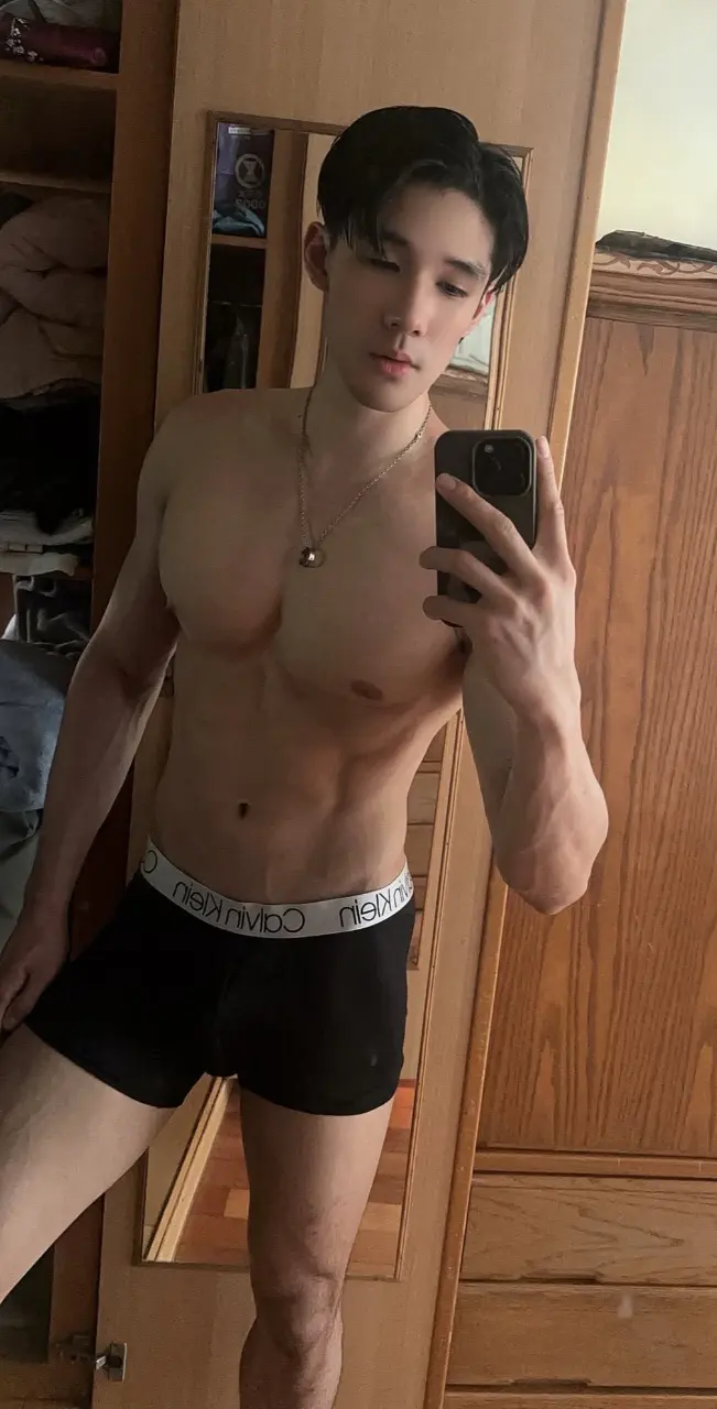 รูปหล่อเร้าอารมณ์ . 10