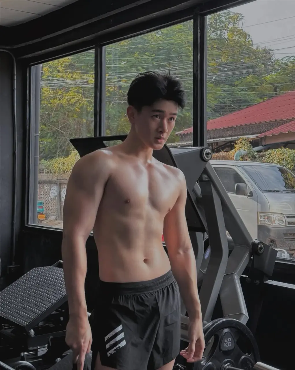 รูปหล่อเร้าอารมณ์ . 11