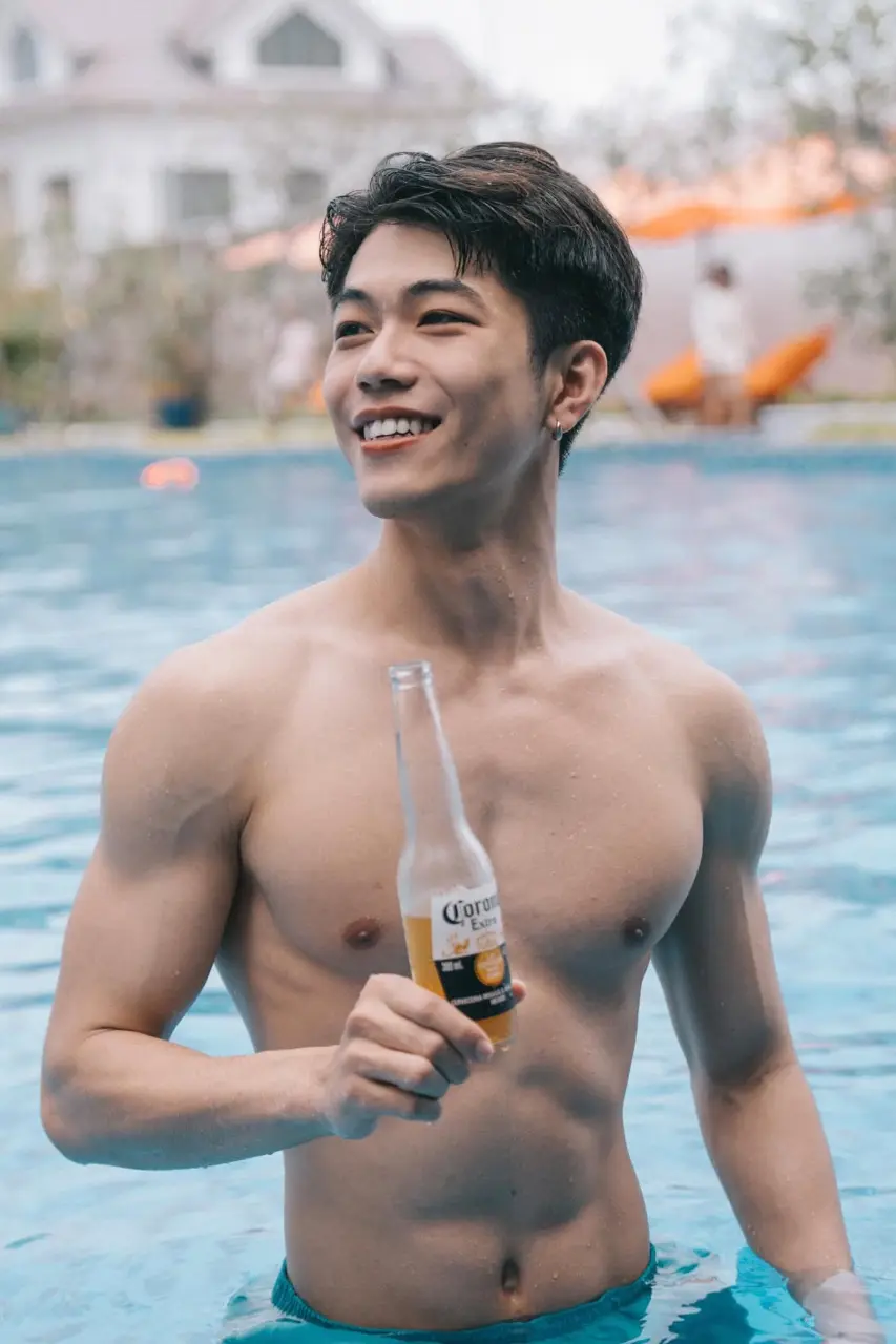 รูปหล่อเร้าอารมณ์ . 11