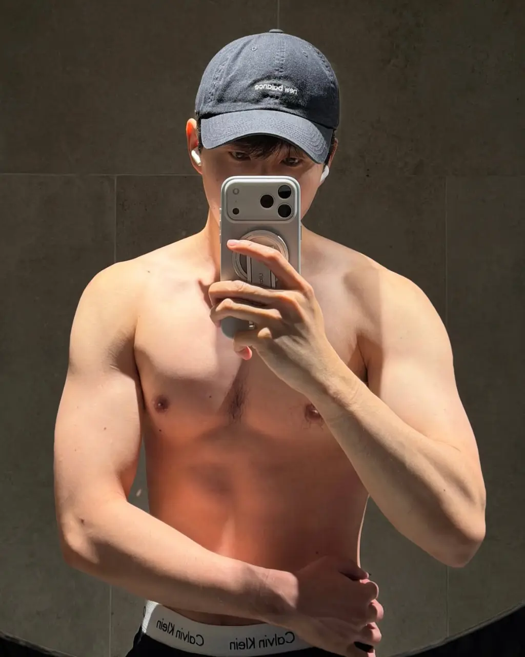 รูปหล่อเร้าอารมณ์ . 11