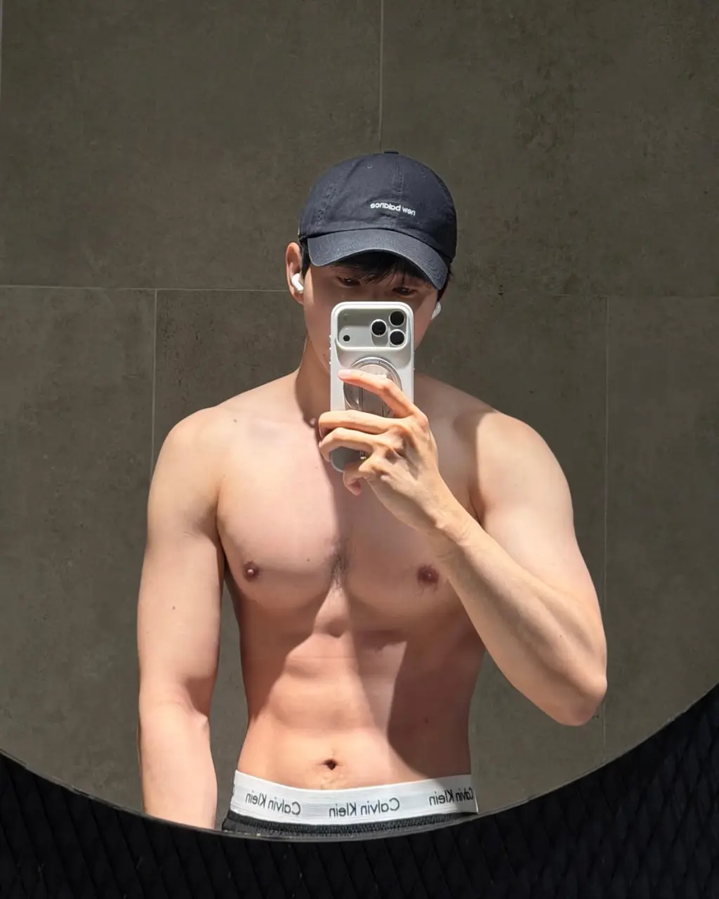 รูปหล่อเร้าอารมณ์ . 11