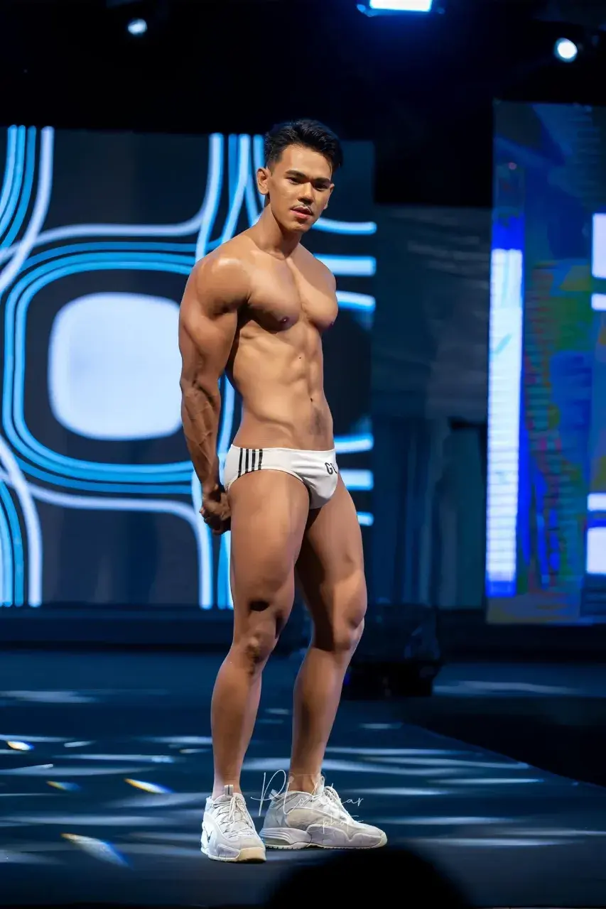 หนุ่มนายเเบบประเทศลาว