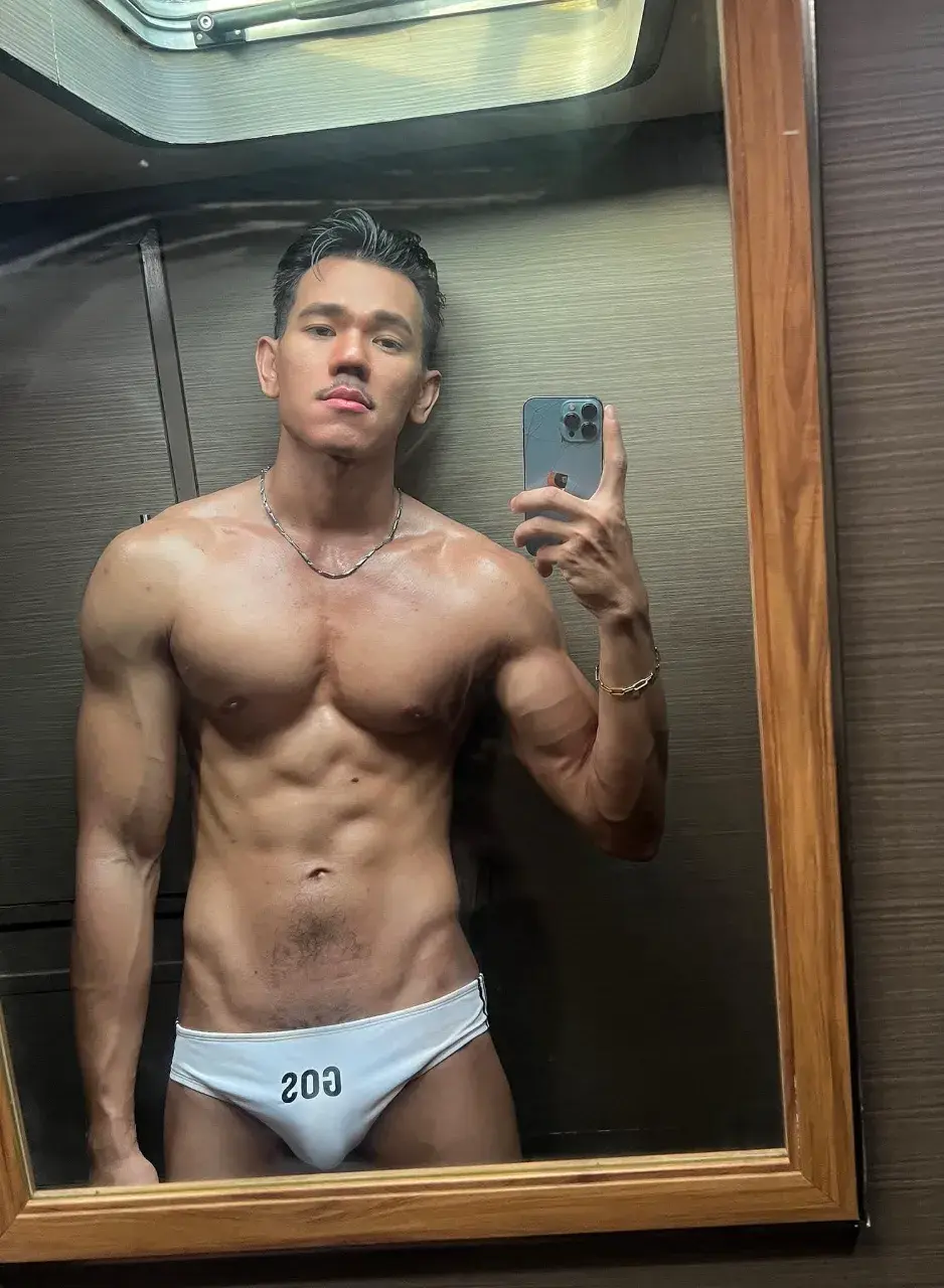 หนุ่มนายเเบบประเทศลาว