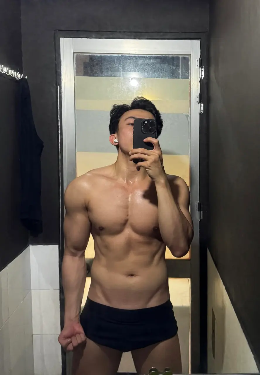 รูปหล่อเร้าอารมณ์ . 12