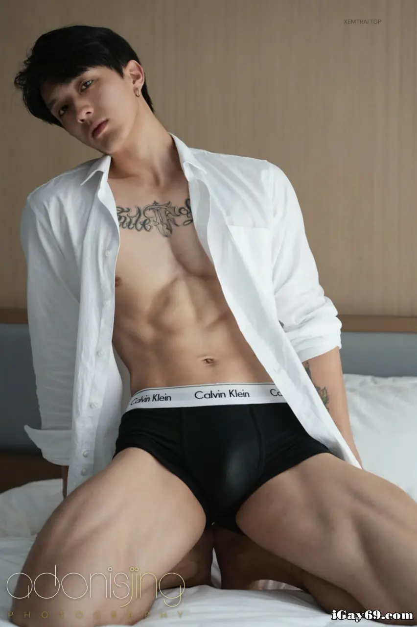 Photobook : ADONIS 02