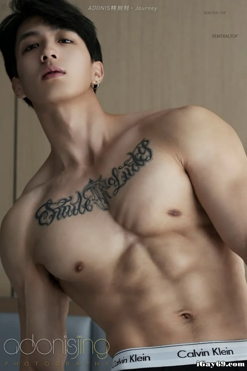 Photobook : ADONIS 02