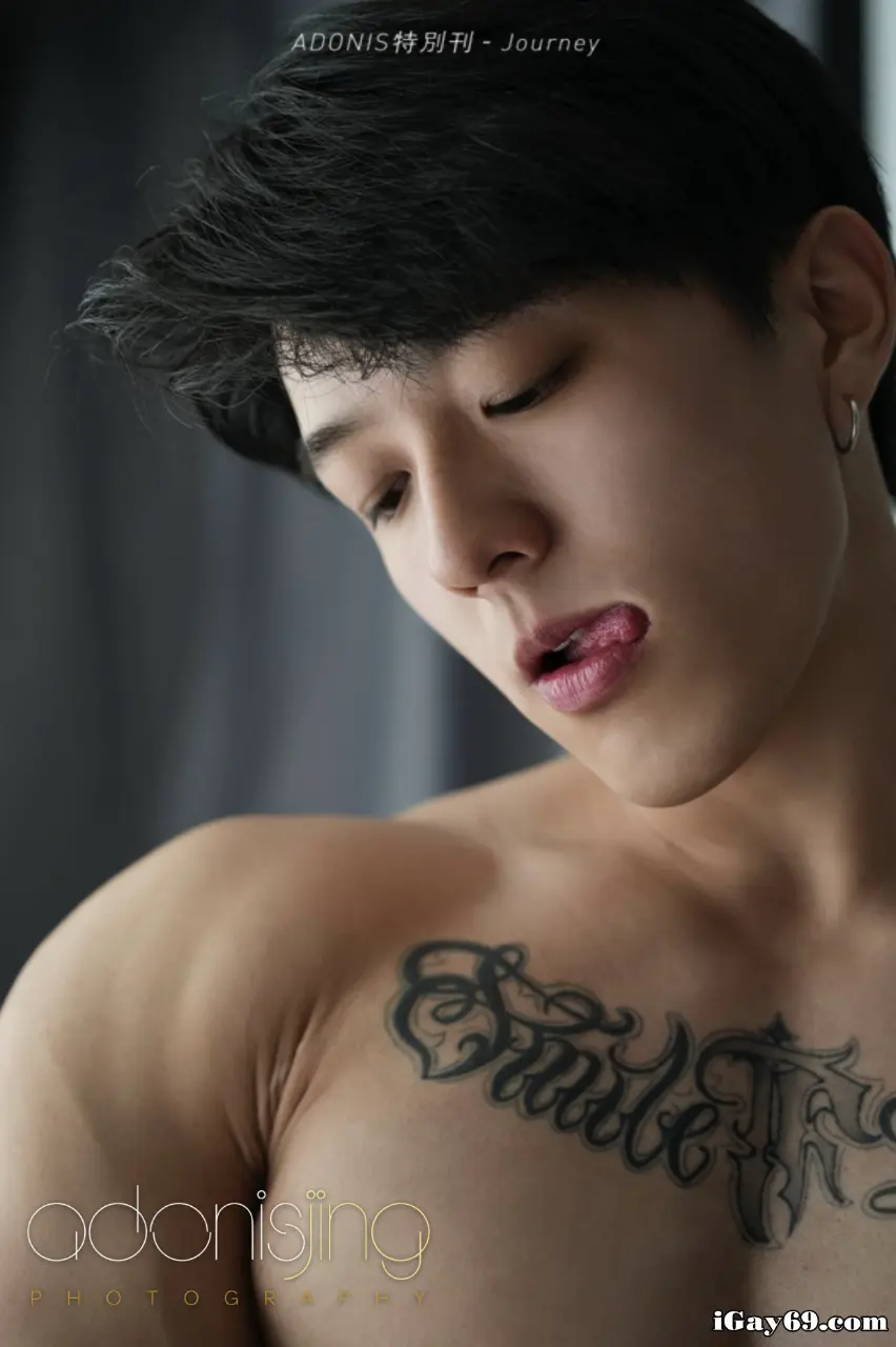 Photobook : ADONIS 02