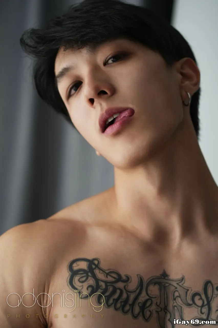 Photobook : ADONIS 02