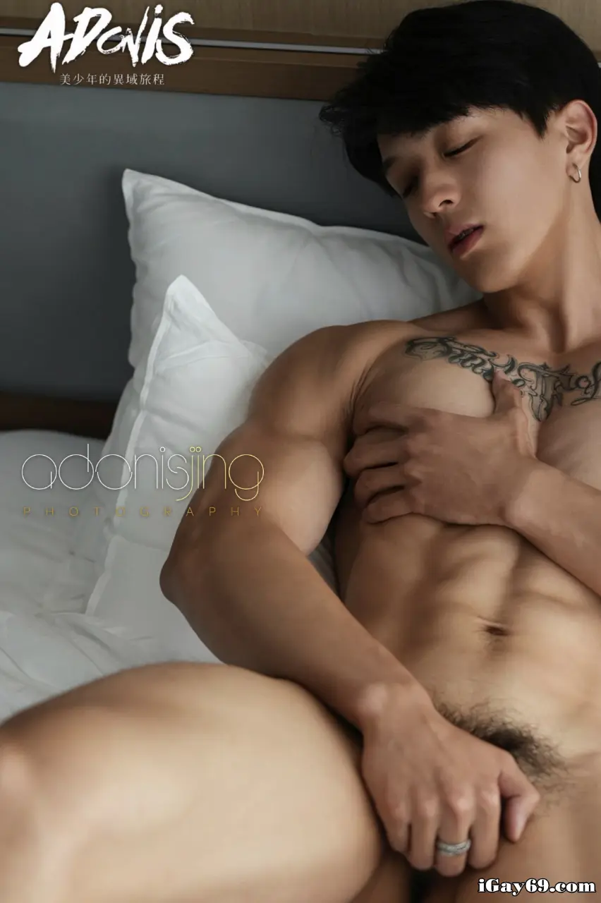 Photobook : ADONIS 02