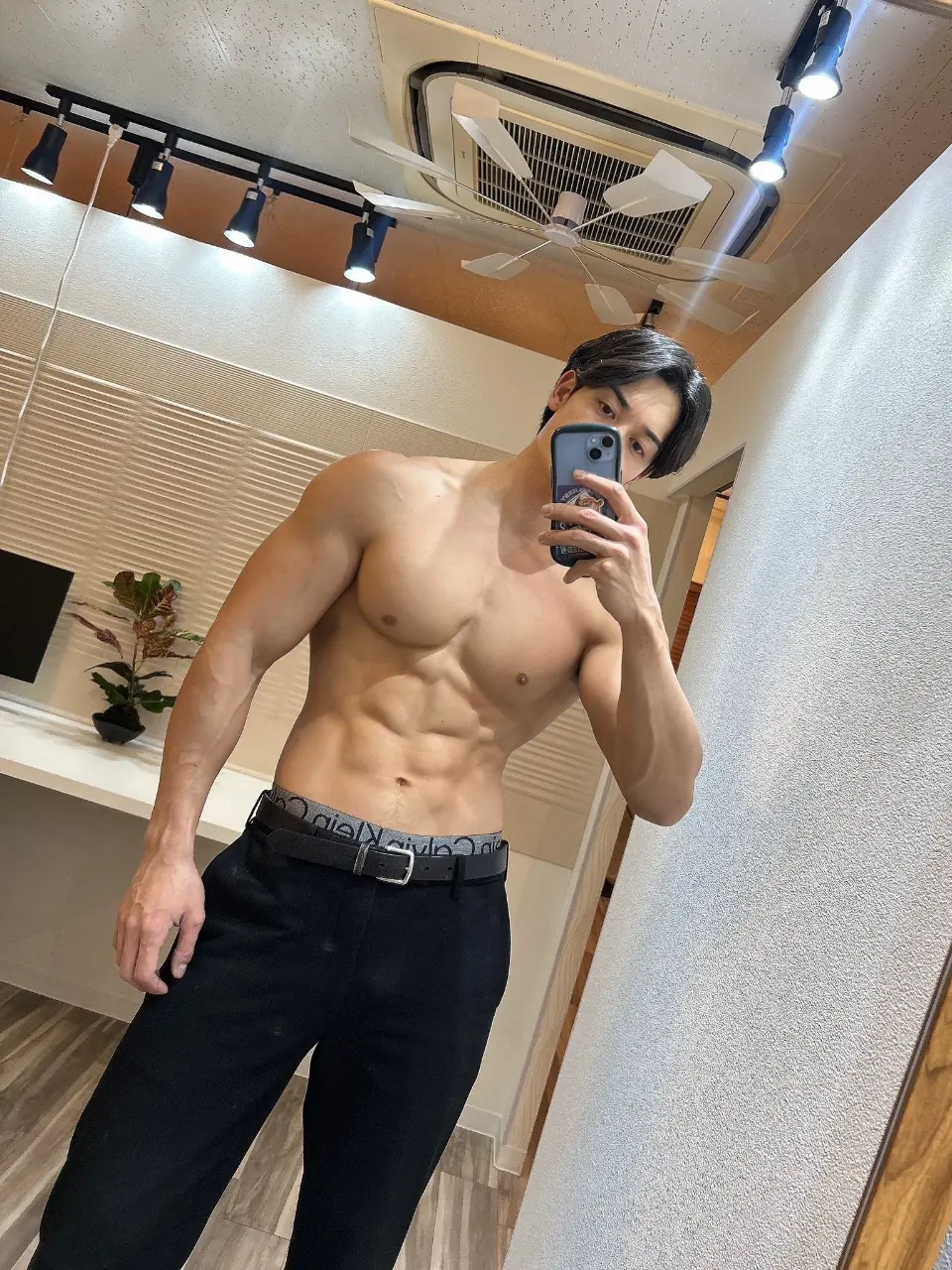 รูปหล่อเร้าอารมณ์ . 13