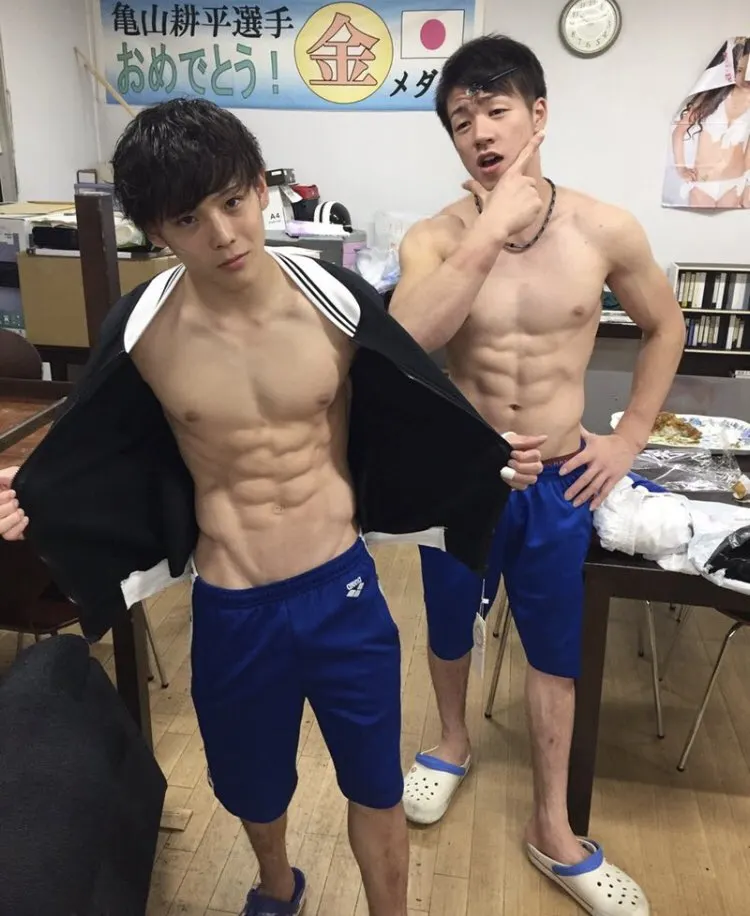 รูปหล่อเร้าอารมณ์ . 13