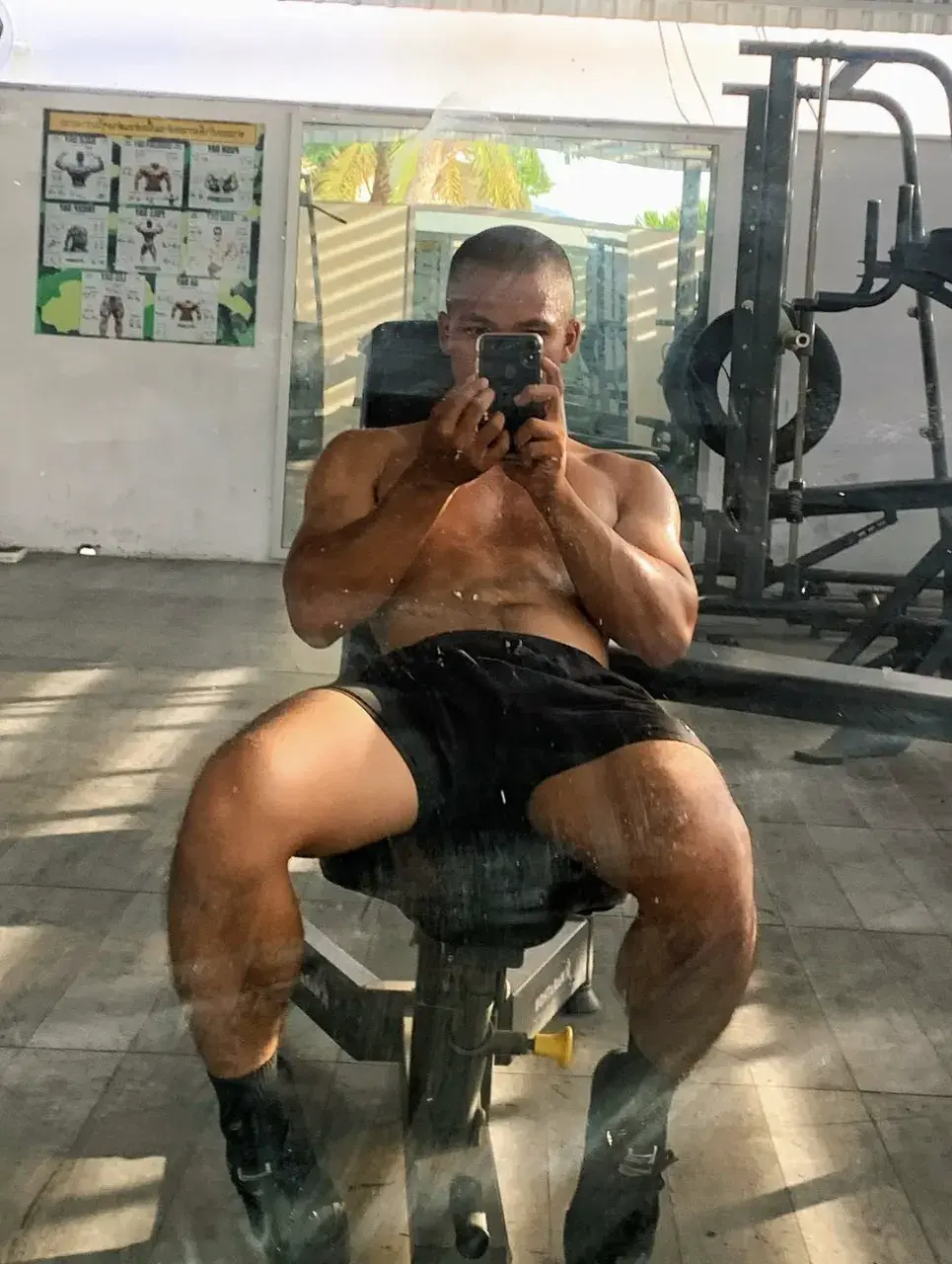 กล้ามแน่นน่ากัด