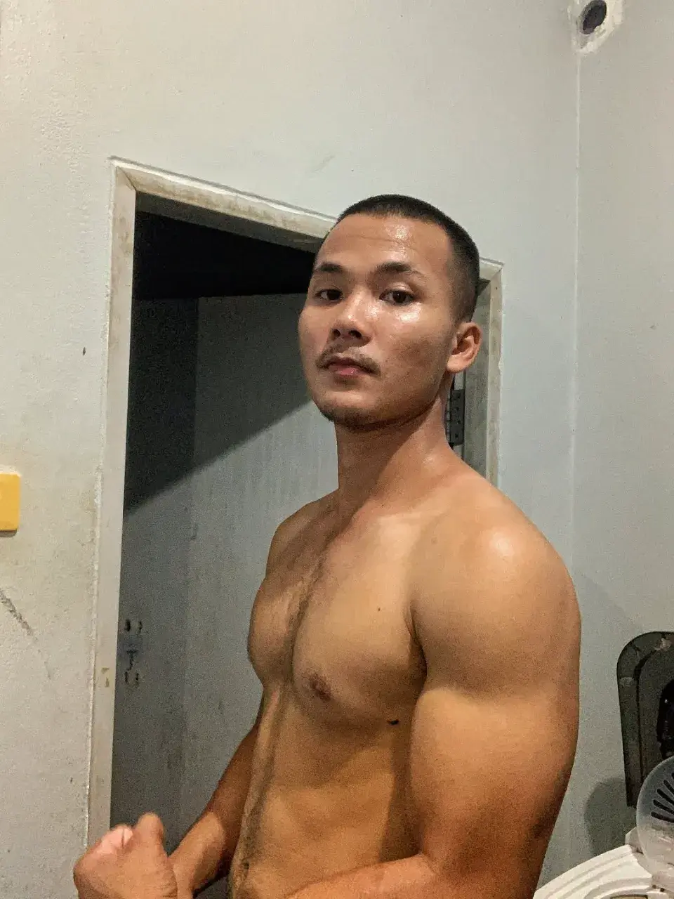 กล้ามแน่นน่ากัด