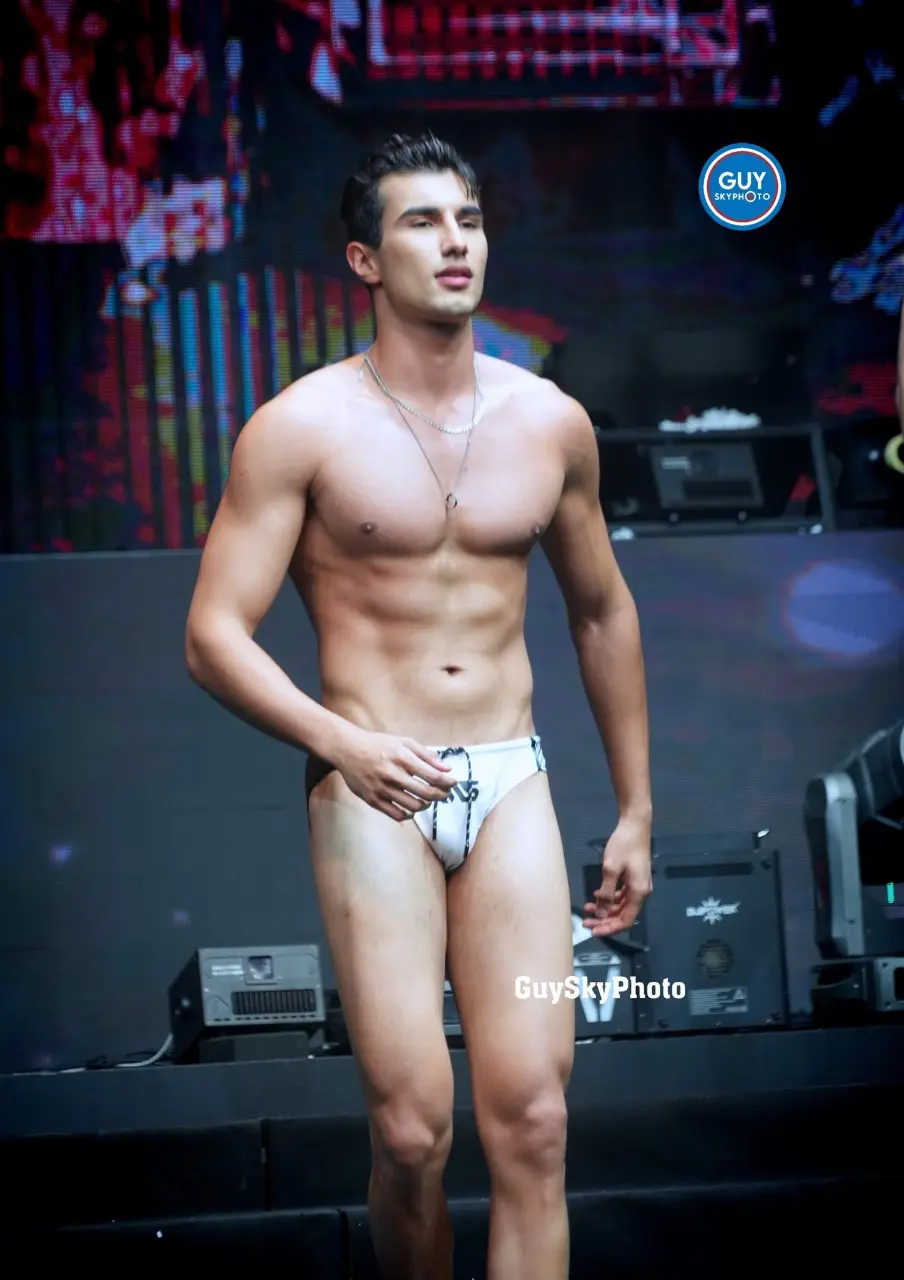 Man Hot Star International 2025